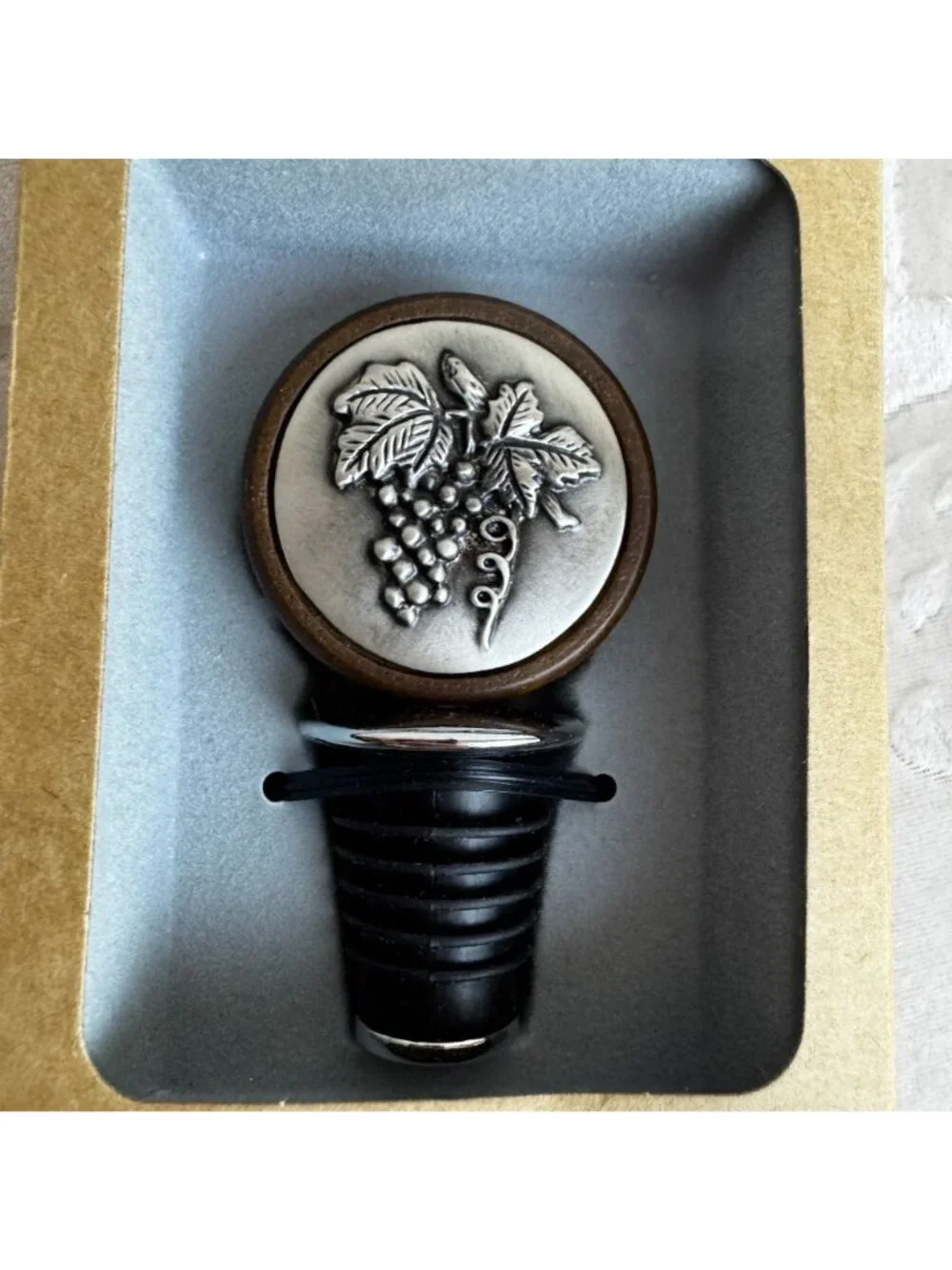 Medallion Bottle Stopper Grape Design Wine Oil & Vinegar Metal Airtight Seal